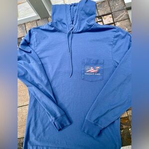 Vineyard Vines long sleeve hooded tee shirt XS men’s (equal to women’s small)